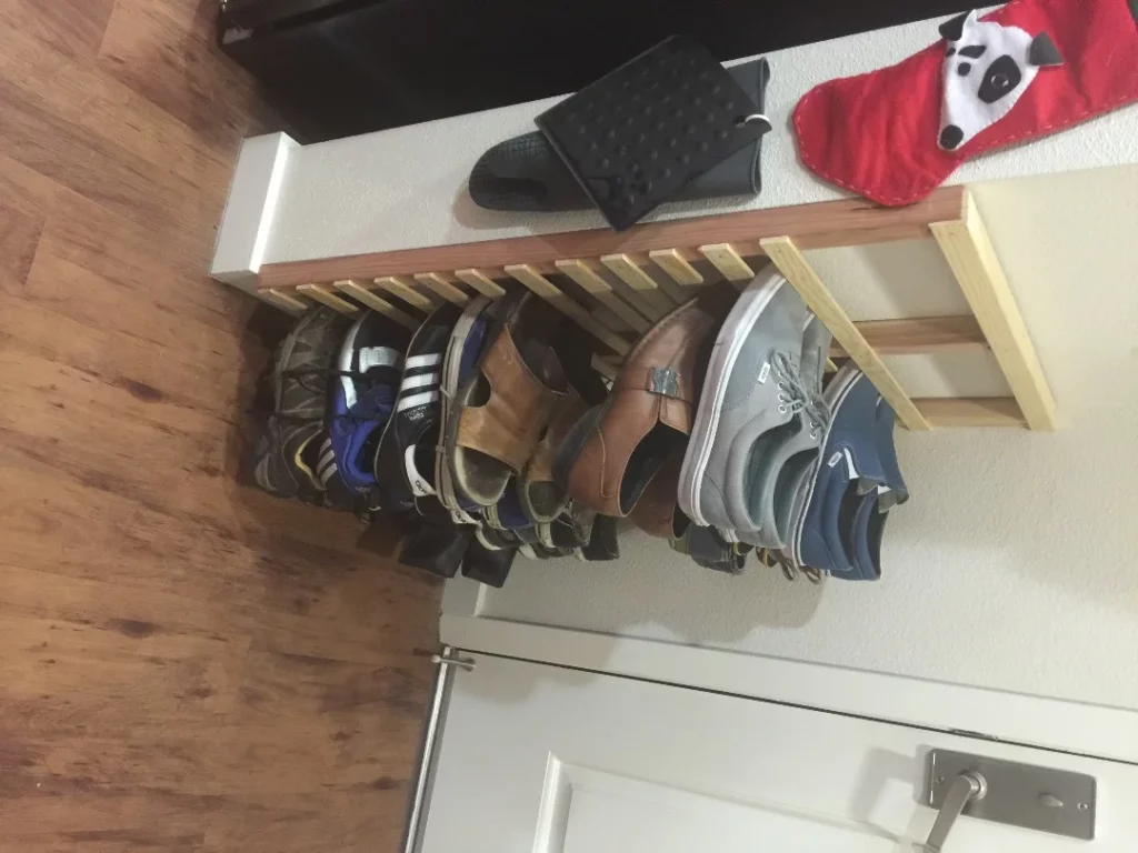 Vertical Shoe Rack by Instructables