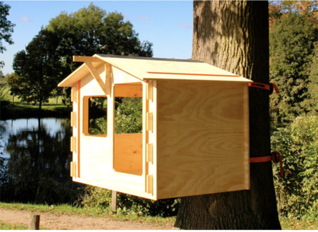 Water-Resistant Hanging Wooden Tree House