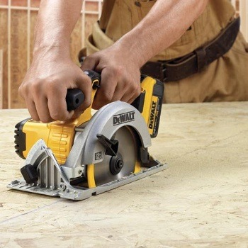 a budget circular saw under $100