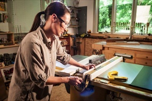 a cabinet table saw
