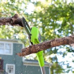 an electric pole saw