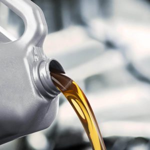 close up AmazonBasics AM0D533Q Full Synthetic Motor Oil