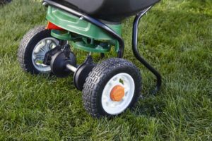 close up Scotts Elite Spreader