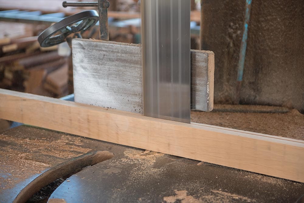 close up bandsaw mill