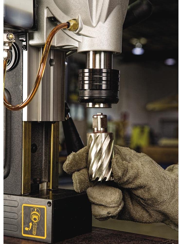 close up of DEWALT DWE1622K Drill Press