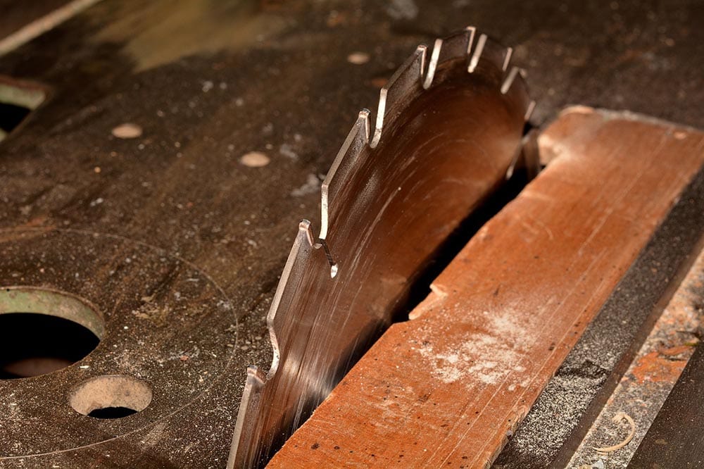 close up table saw