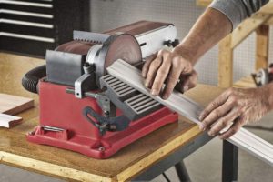 close up using SKIL 3376-01 Belt:Disc Sander