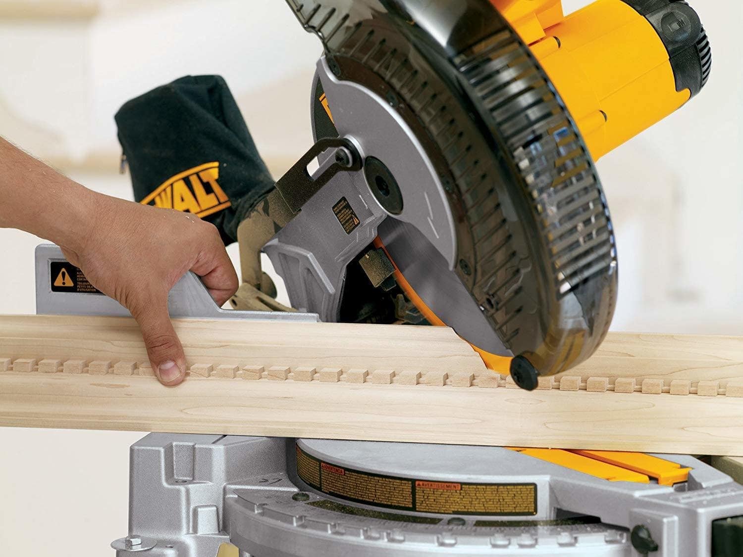 dewalt cutting wood