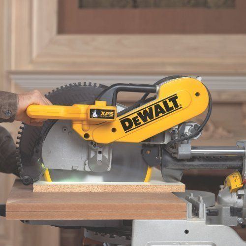 dewalt miter saw cutting woods