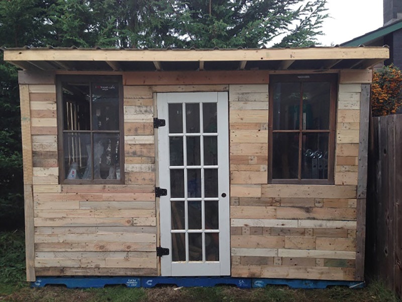 diy pallet cabin