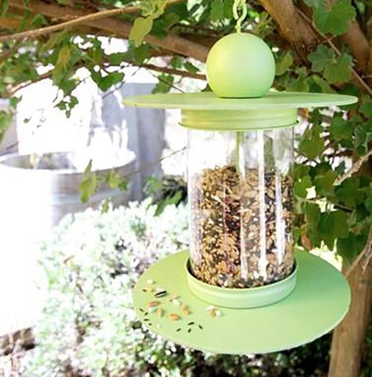 diy recycled bottle birdfeeder