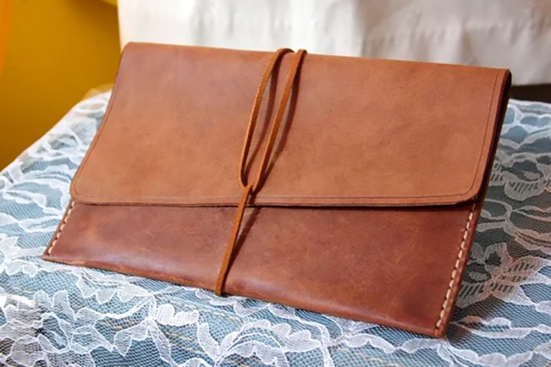 diy simple leather clutch