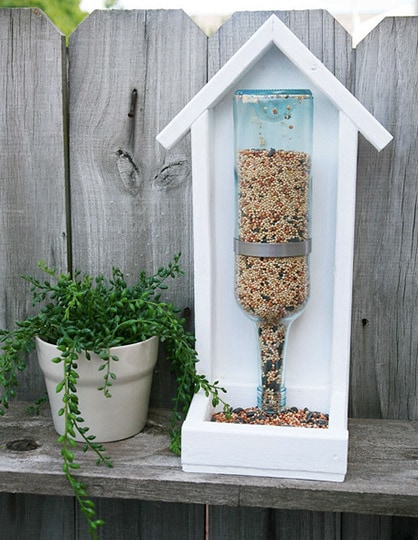 diy wine bottle bird feeder