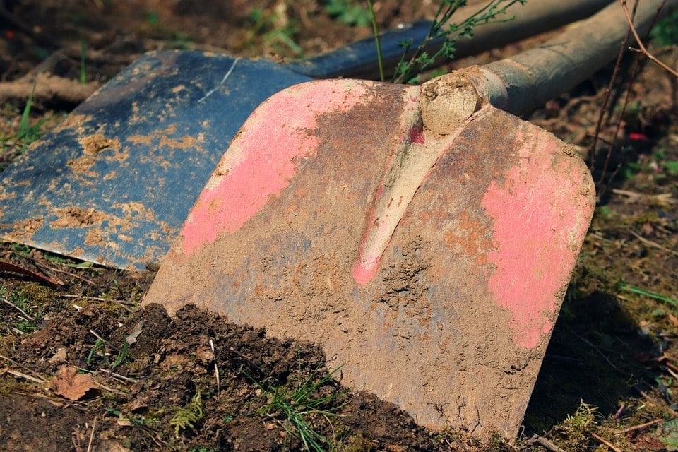 garden shovels