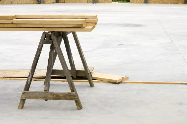 how to build a sawhorse