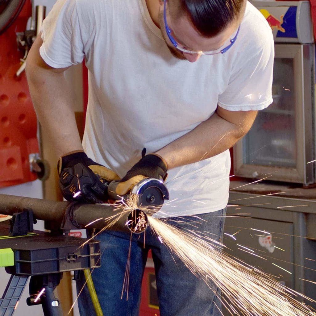 man using Campbell Hausfeld XT200000 Air Cut Off Tool