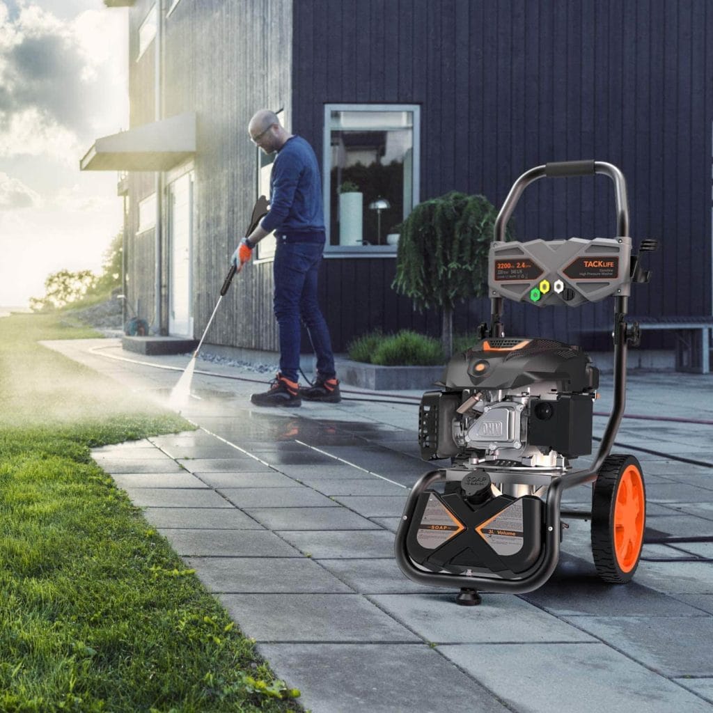 man using TACKLIFE GSH01B Gas Pressure Washer