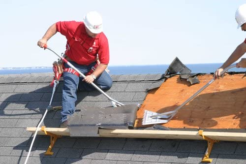 men using Qualcraft 2560P Shingle Removal Shovel