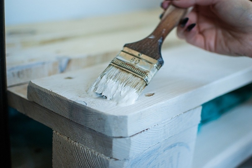 paint wood pallet
