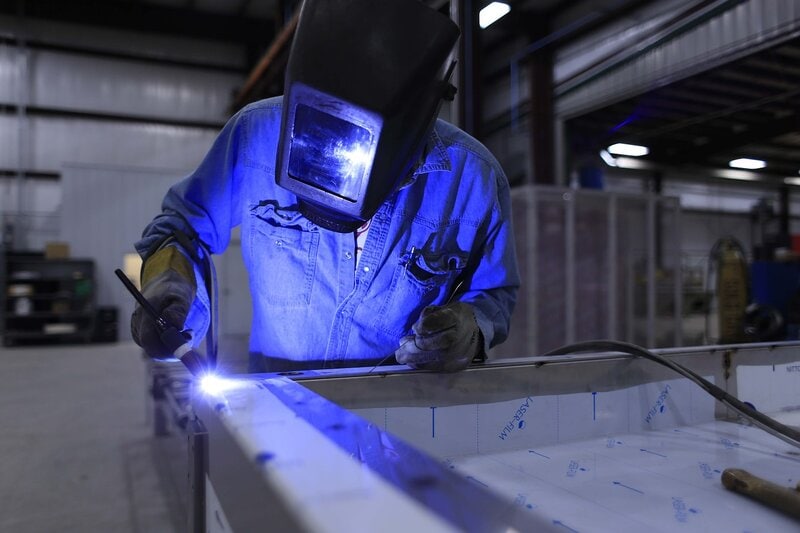 welder welding