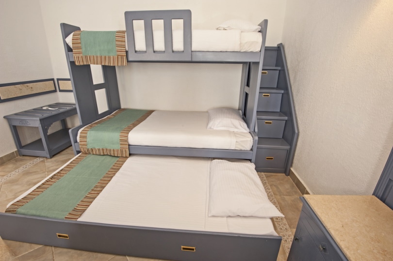 triple bunk bed