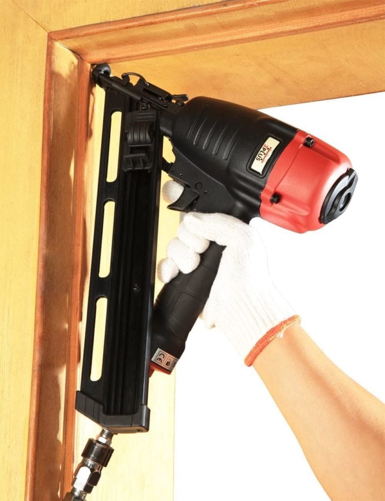 using 3PLUS HDA1564SP 15 Gauge Angled Finish Nailer