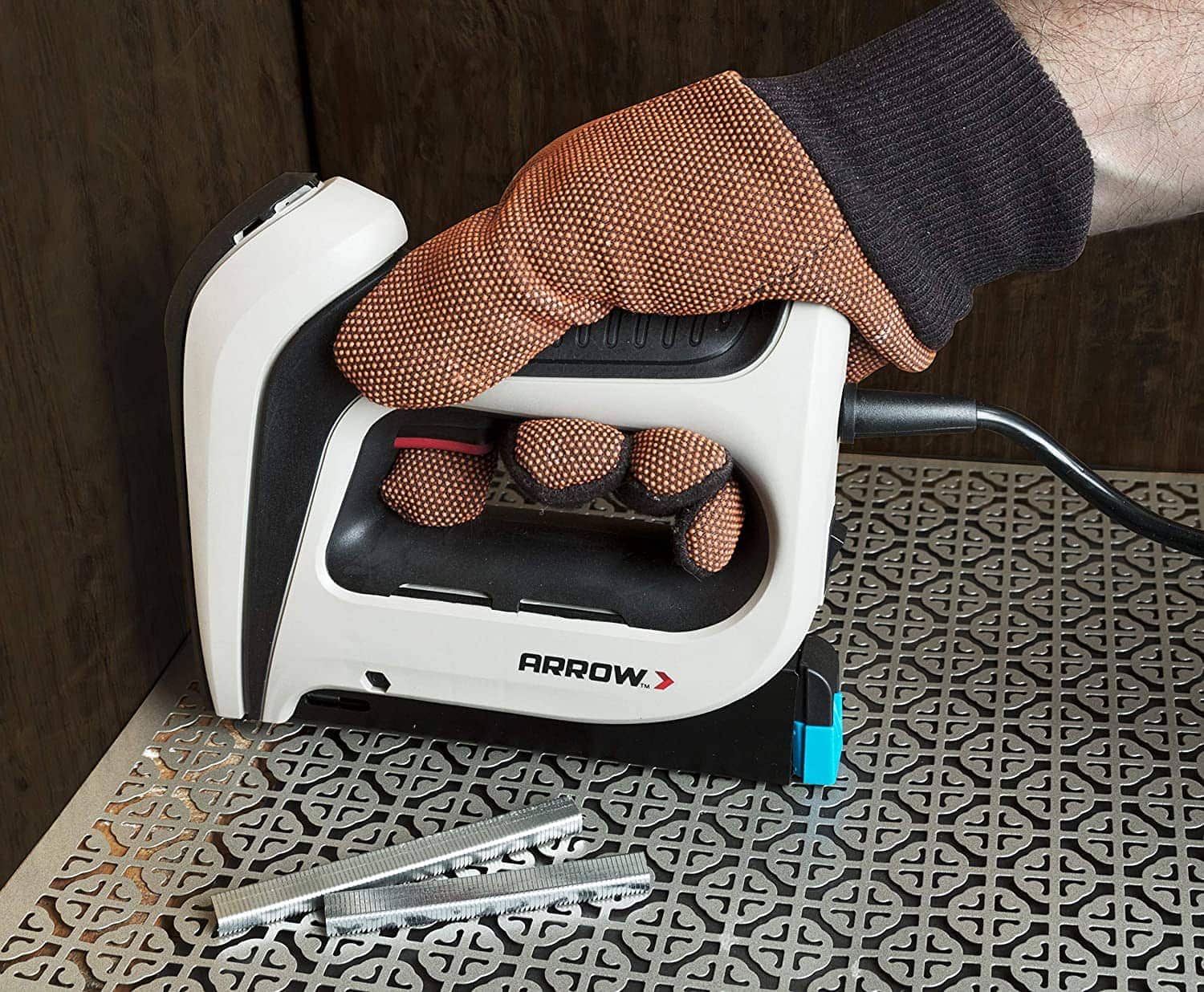 using Arrow Fastener T50ACD Corded Electric Staple Gun