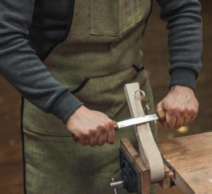 using BeaverCraft DK1-4 Draw Knife
