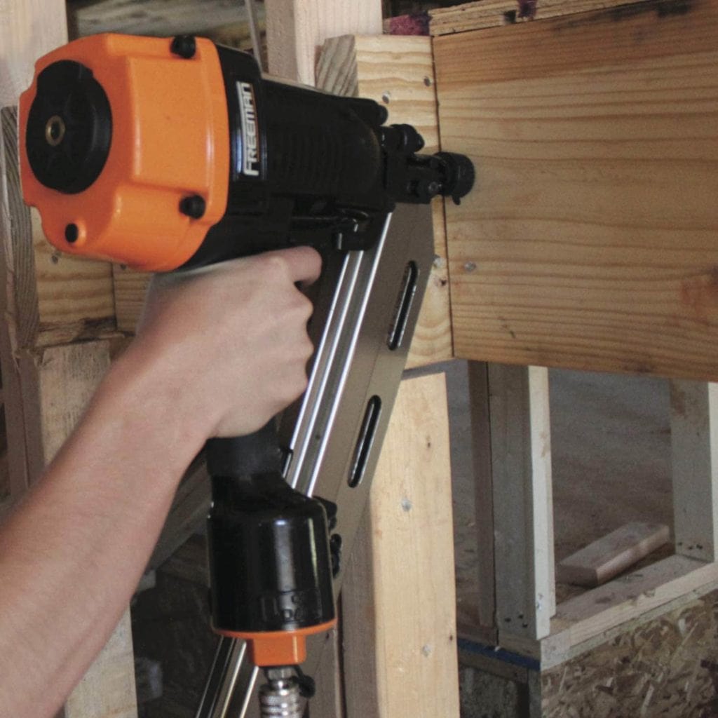 using Freeman PFR2190 Pneumatic Round Head Framing Nailer