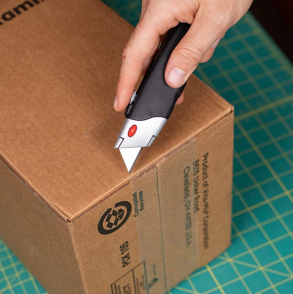using Internet's Best 10102 Premium Utility Knife
