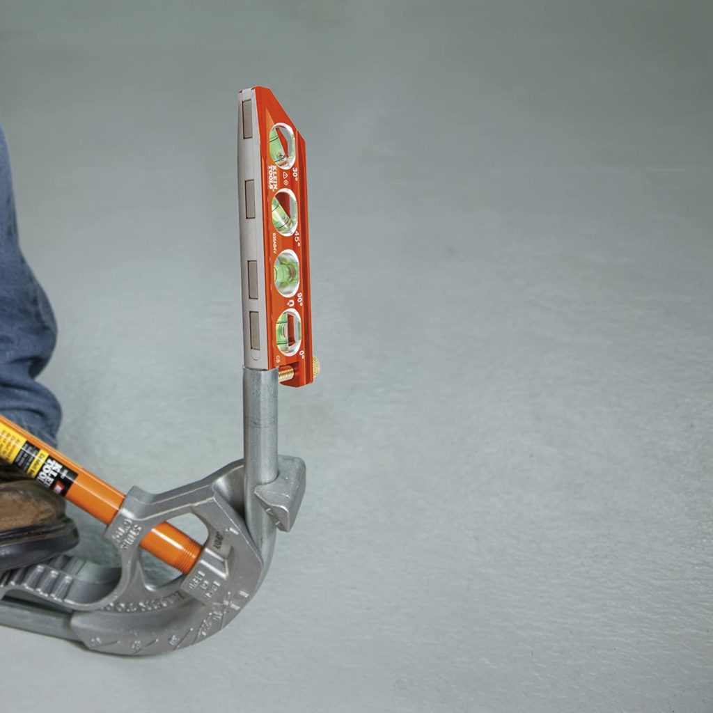 using Klein Tools 935AB4V Torpedo Level