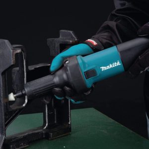 using Makita GD0601 Die Grinder