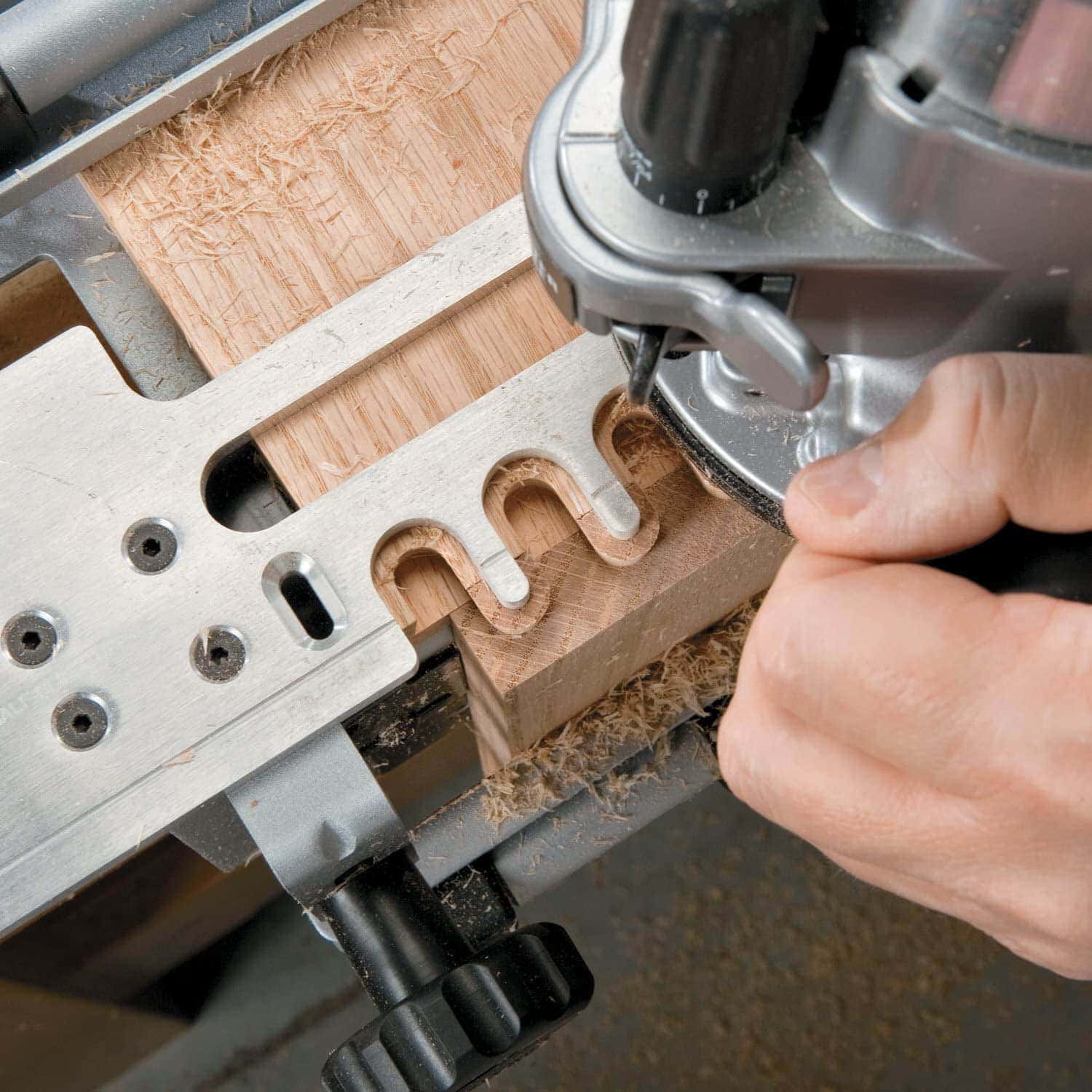 using PORTER-CABLE 4210 Dovetail Jig