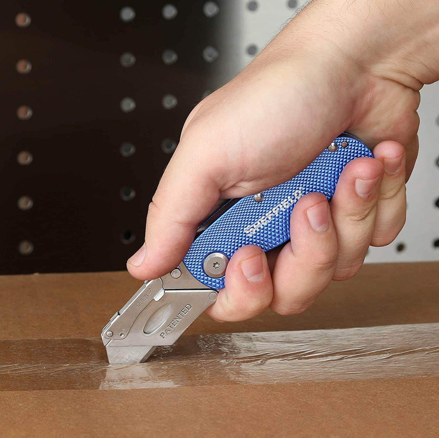 using Sheffield 12113 Ultimate Lock Back Utility Knife