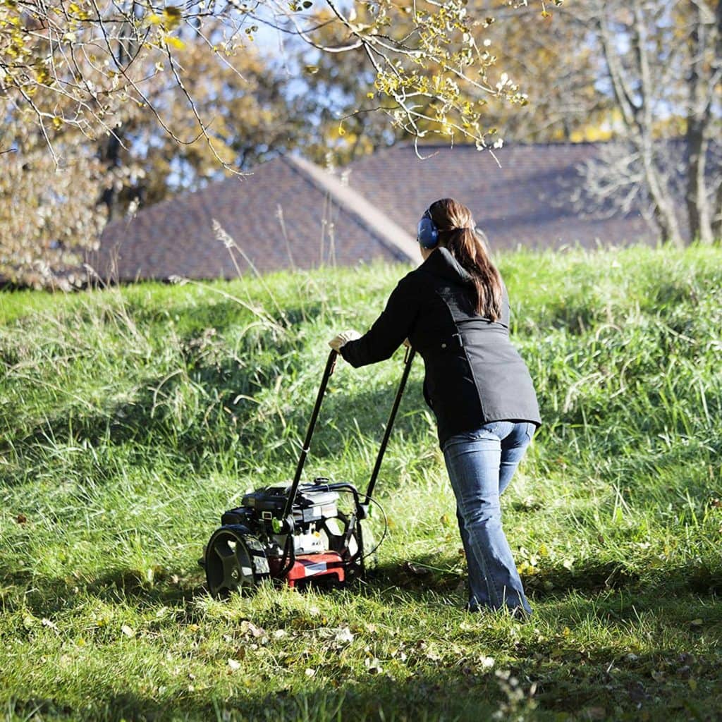 woman using EARTHQUAKE M205 Viper Engine