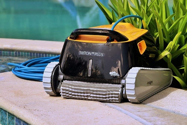 Dolphin Triton Plus in pool