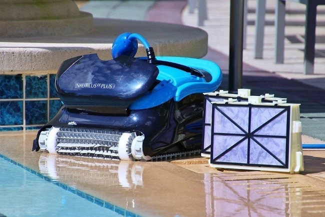 Pool cleaner in pool