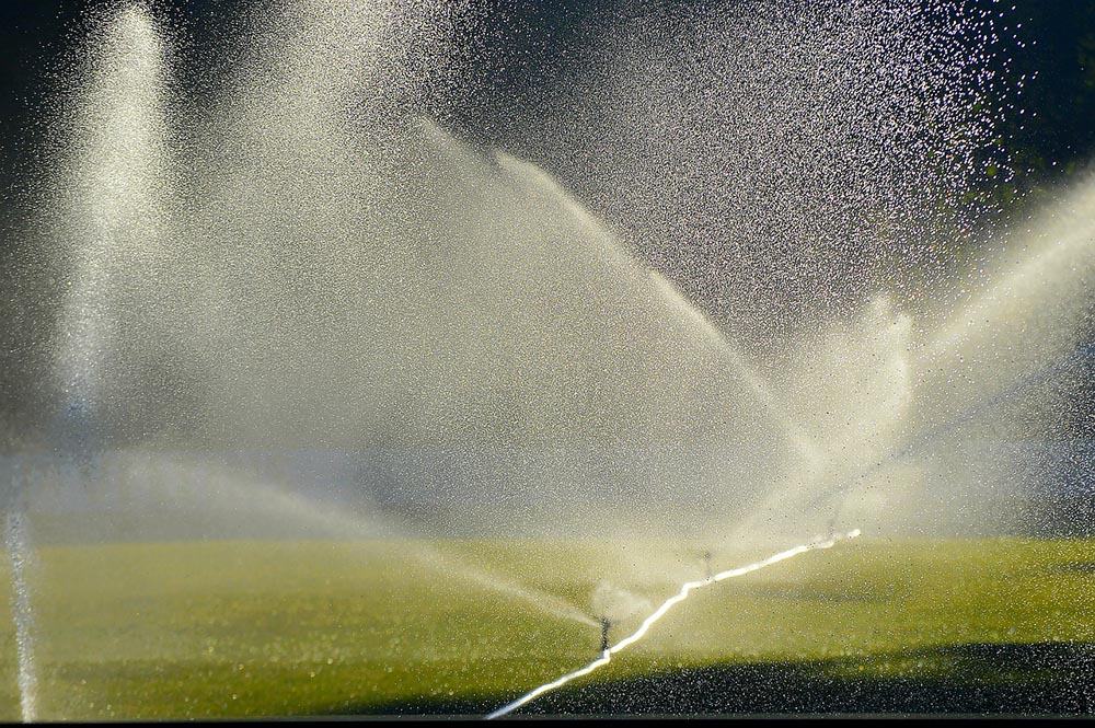 lawn irrigation sprinkler