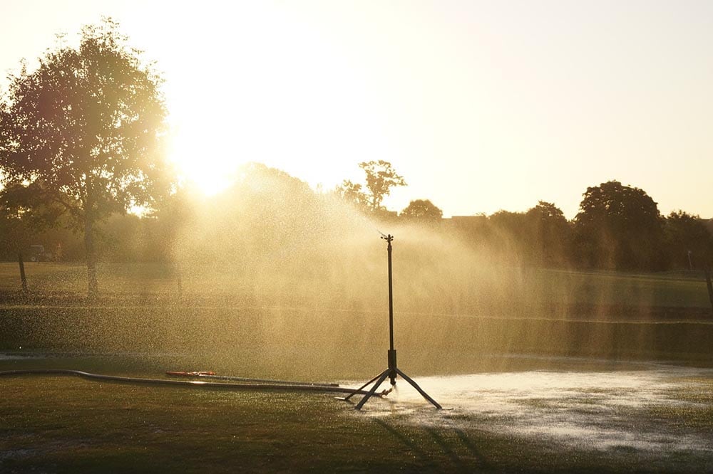 lawn sprinkler with tripod
