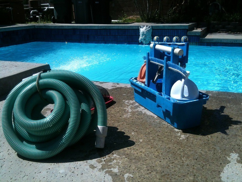 pool-cleaning-Pixabay