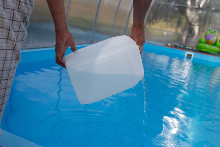 pool chemicals liquid
