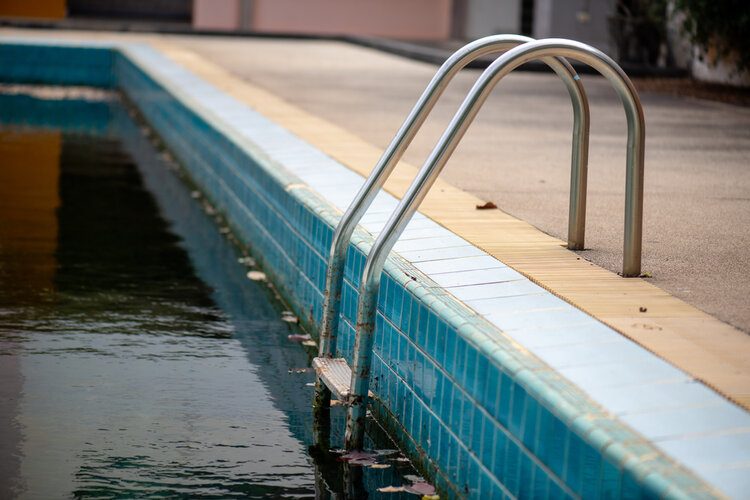 unused dirty pool algae