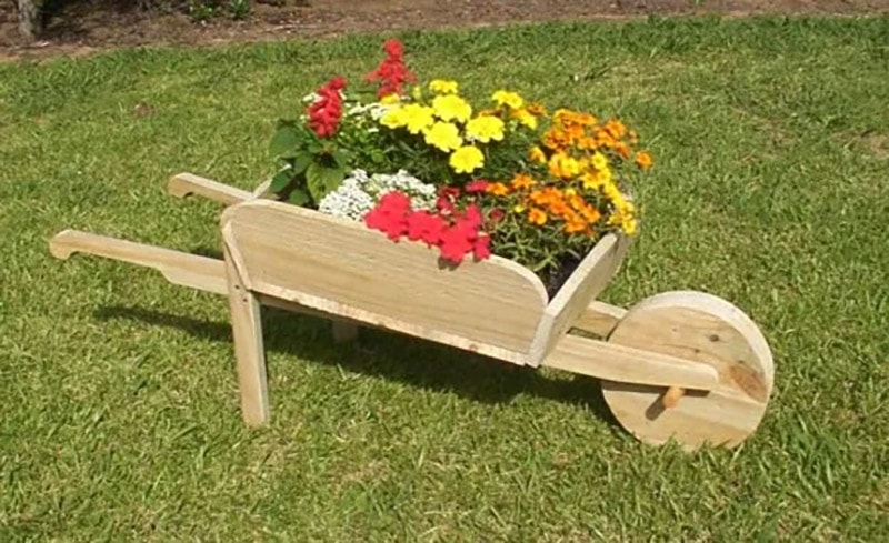 diy decorative wheelbarrow planter