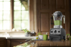a blender for green smoothie