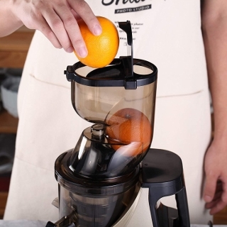 a cold press juicer