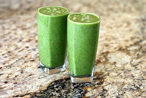 green smoothie made by a blender