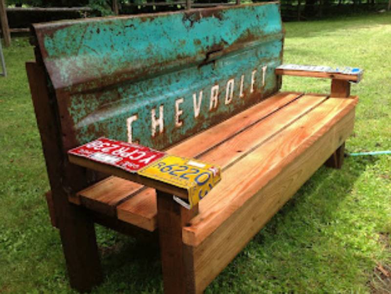 DIY Garden Bench with an old tailgate