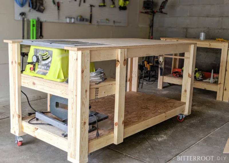DIY mobile workbench with table saw