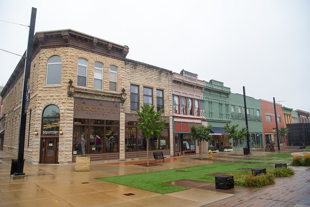 MasonCityIA FederalAve Plaza