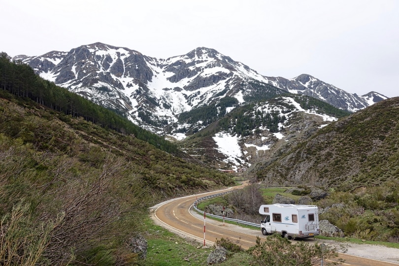 RVs travelling